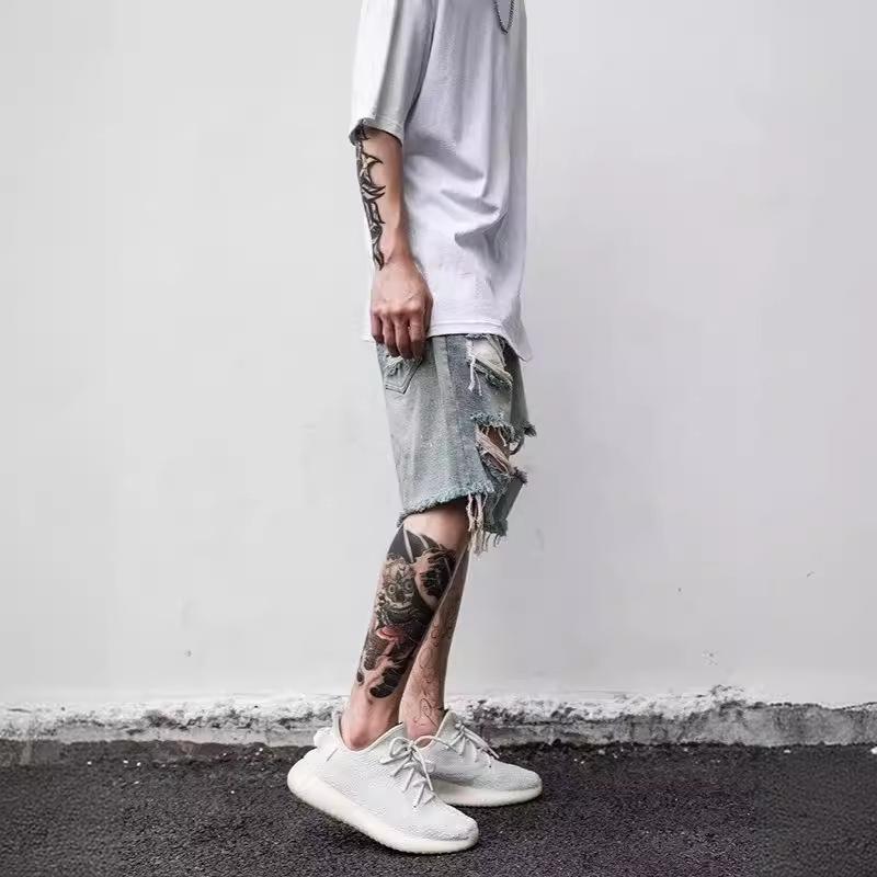 Pantaloni scurți din denim rupti, stil american, la modă, pentru bărbați - croială subțire și lejeră, lungime medie