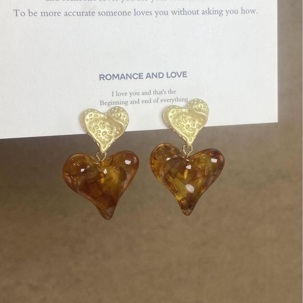 French Maillard Amber Heart Pendant Earrings – Luxe Sweet Design Matte Gold Studs for Women