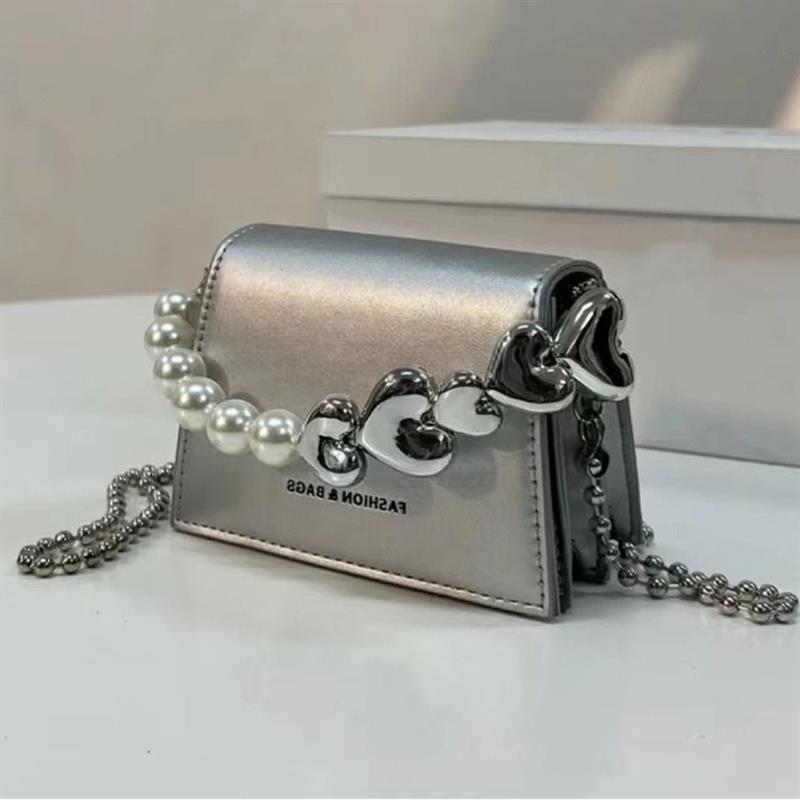 

Summer Mini Small Bag Women s 2024 Fashion Chain Crossbody Bag Premium Texture Niche Versatile Small Square Bag bag + shoulder strap срібний