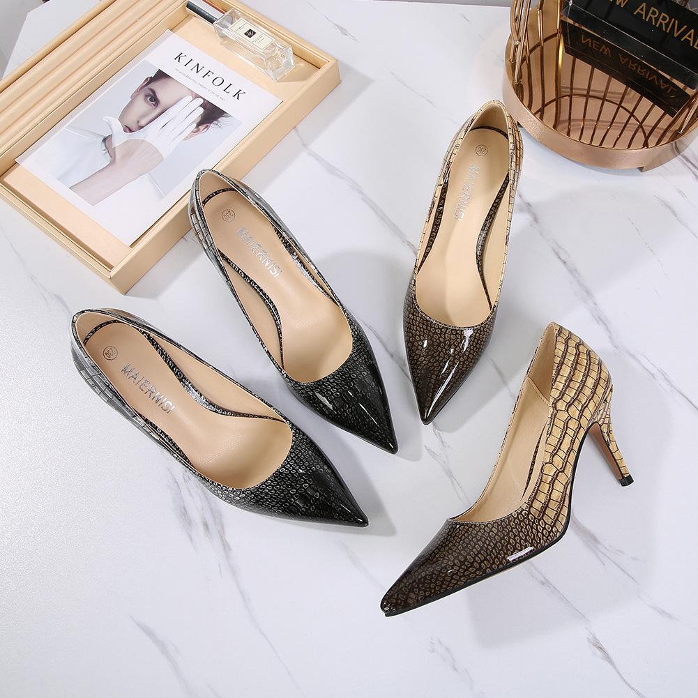 Supply Fashionable and Sexy Pointed Head Thin Heel High Heel Large Size Women's Single Shoes and Women's Shoes (this Style Will Not Be Replenished)