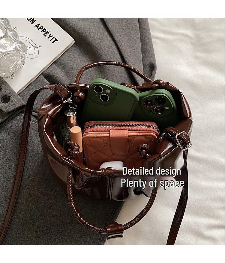 2025 Autumn French Pleated Cloud Bag: New Fashion Textured Casual Handbag & Crossbody