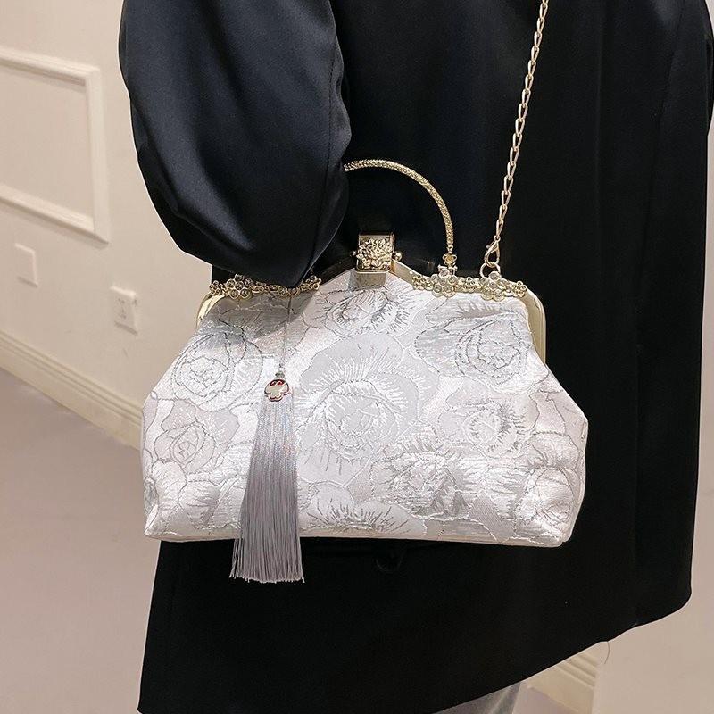 Stylish New Asian Shell Bag For Women 2024 Summer Trendy Embroidered Crossbody Bag In Silver Red Blue And Khaki Gold Colors