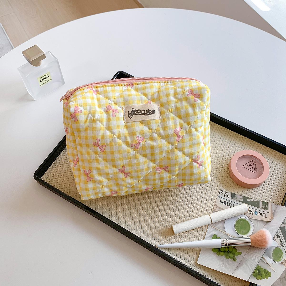 Korean-Style Plaid Bow Makeup and Skincare Bag: Large Capacity, Portable, Simple Design for Women