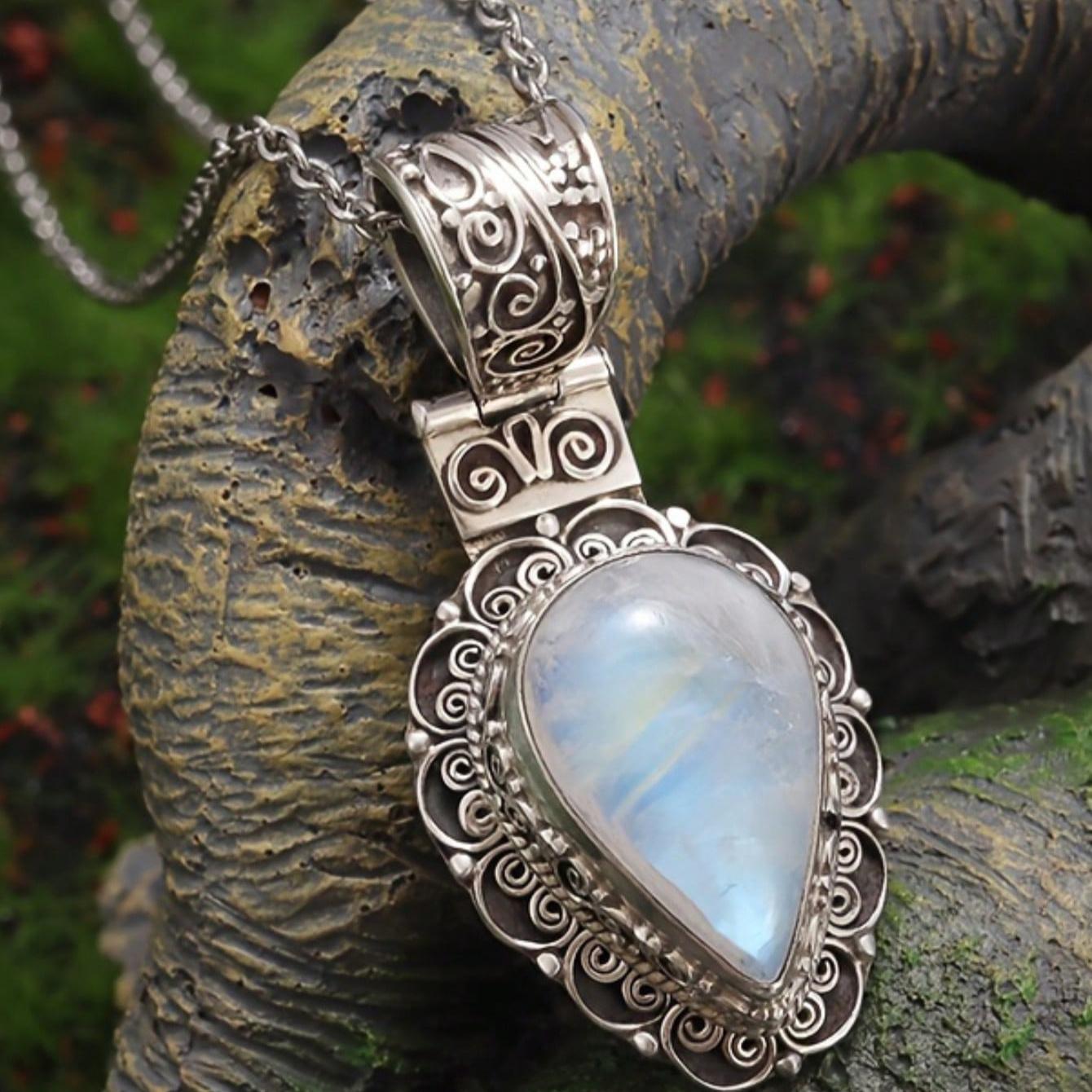 

Богемское ожерелье-подвеска «Капля лунного камня» - Модный аксессуар с цепочкой О-образной формы, сплав цинка и смола