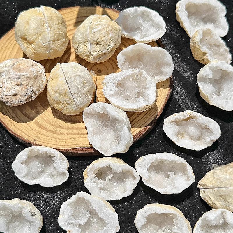 1 Stück Büro-Ornament Anhänger Natürliche Kristall Geode/Höhle Geschenke Für Kinder Schreibtischdekoration Roher Rohstein Mineralienprobe