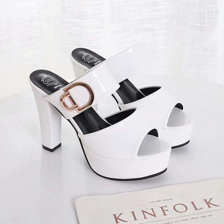 2025 spring new wear high heels fashion sandals soft leather thick bottom waterproof table thick heel fish mouth large size women's cool slippers