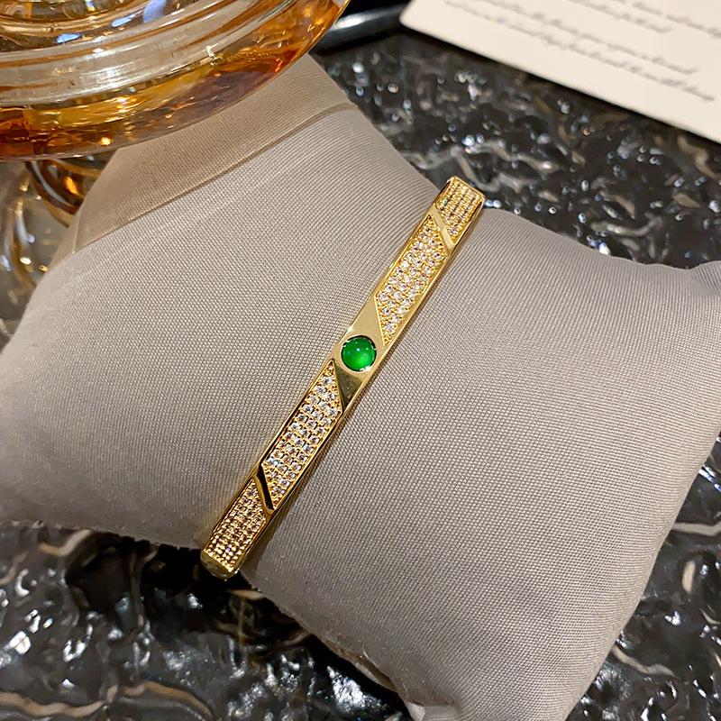 Geometric Buckle Bracelet for Women, European and American Fashionable Exquisite Bracelet, Niche Design Bracelet One  Size(18CM~21CM)