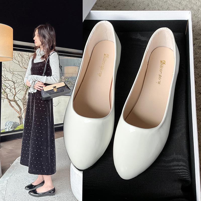 White Work Shoes Women's Thick Heel Soft Leather Soft Sole Nurse Shoes Are Not Tired After Standing for a Long Time, Professional Comfort, Beig