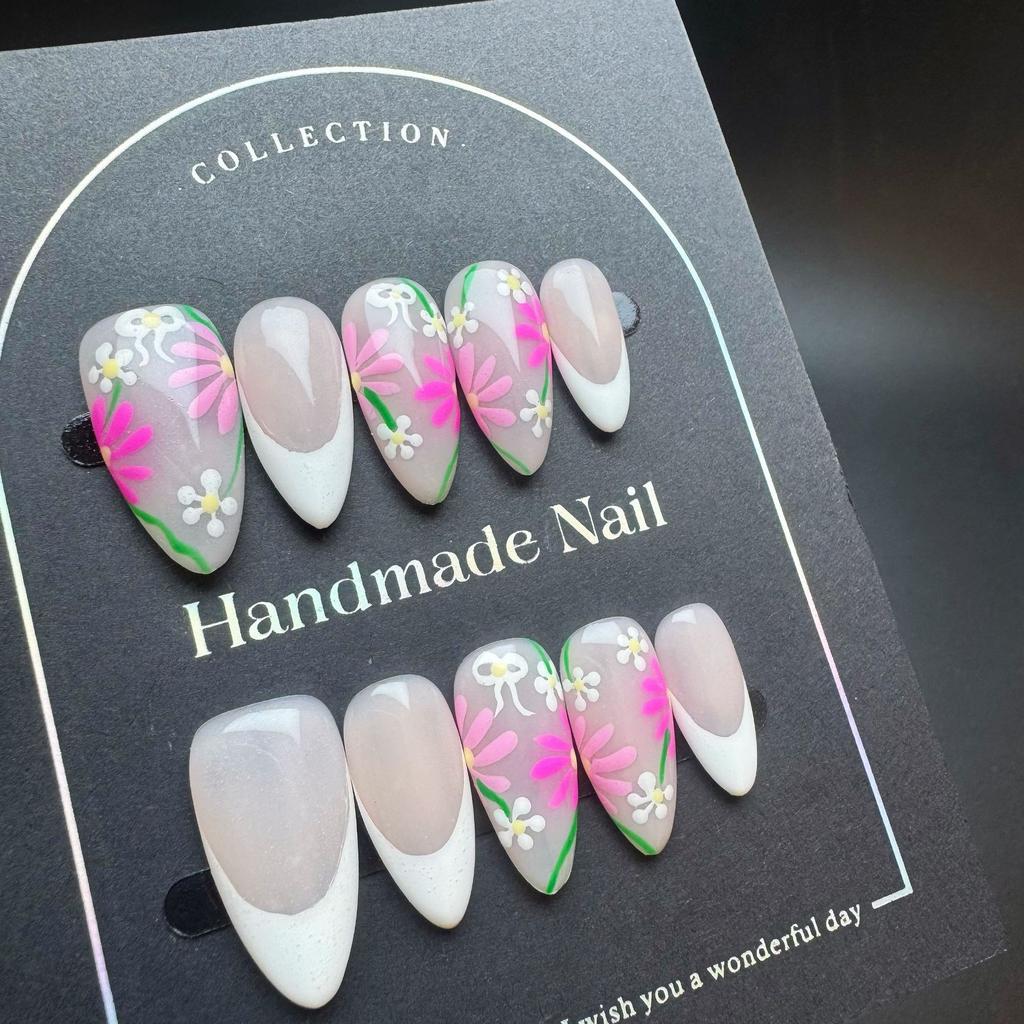 Customized Press-on Nails Hand-Painted Spring Blossoms Exclusively Unique Handmade Almond False Nails Western Style Designs with Brightening Effect