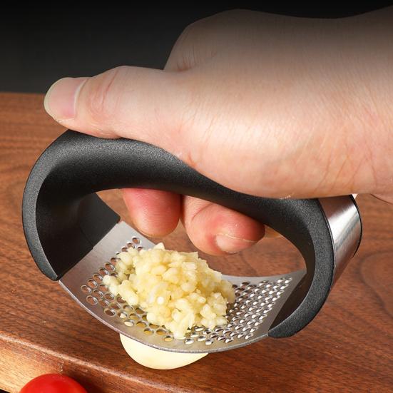Stainless Steel Garlic Press Manual Ginger Nuts Mincer Crusher Ergonomic Kitchen Gadget for Home Restaurant