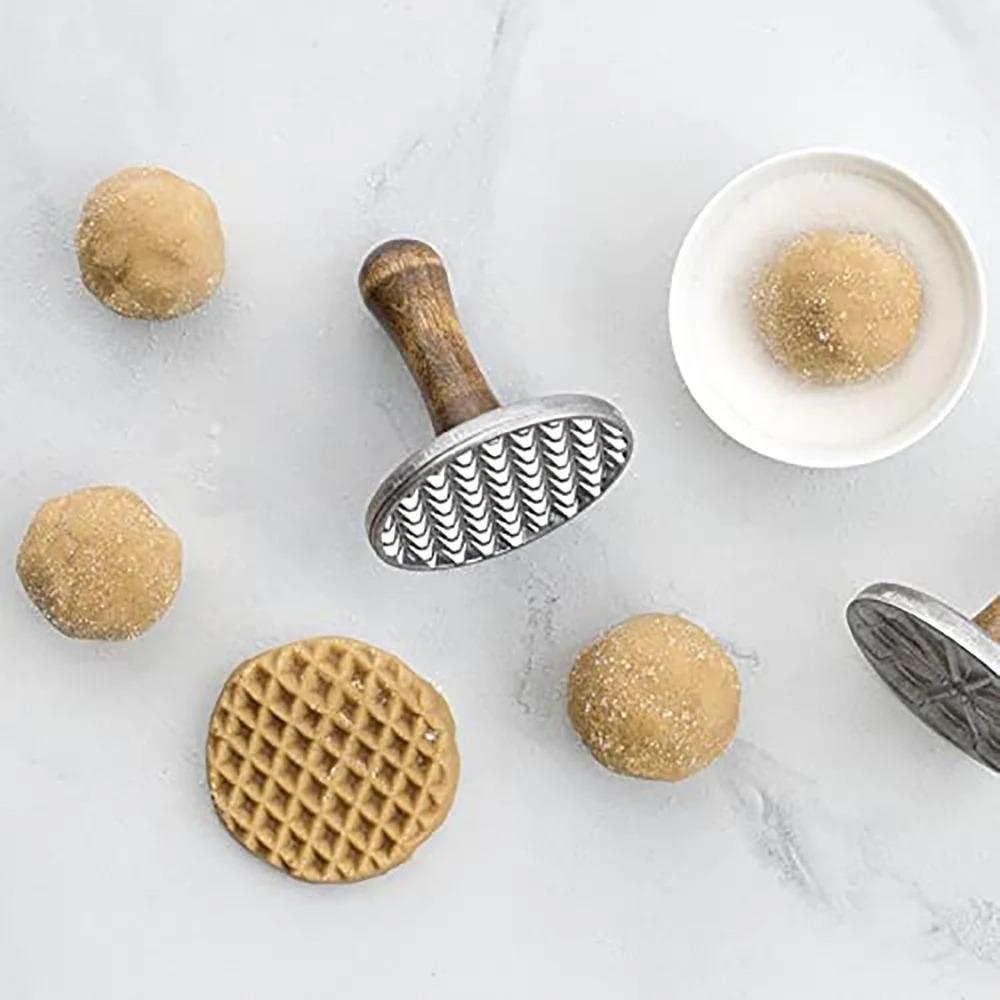 DIY Zinc Zinc Zinc Alloy Biscuit Mold Wooden Handle Biscuit Embossing Stamp Mold Cookie Pressing Mold  Party