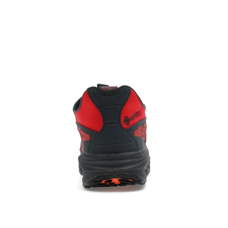 Nike  Air Sunder Max GORE-TEX Hyper Crimson Women Sneakers Red Dark-Smoke-Grey Fire-Red FZ4238-800