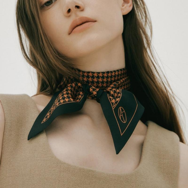 Avvina Pelle Long Twilly Silk Scarf   Houndstooth Deep Navy Camel