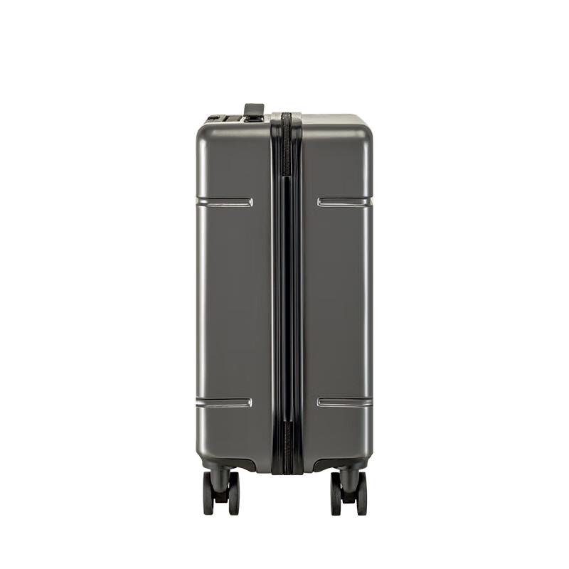 Lee Classic Spinner Luggage