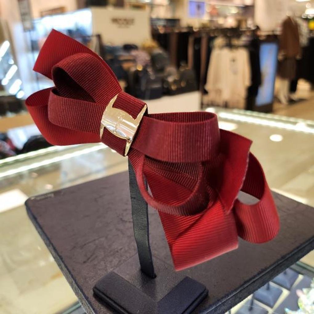 Atria 8-Piece Double Ribbon P Automatic Pin SSGHPIN0001GDF