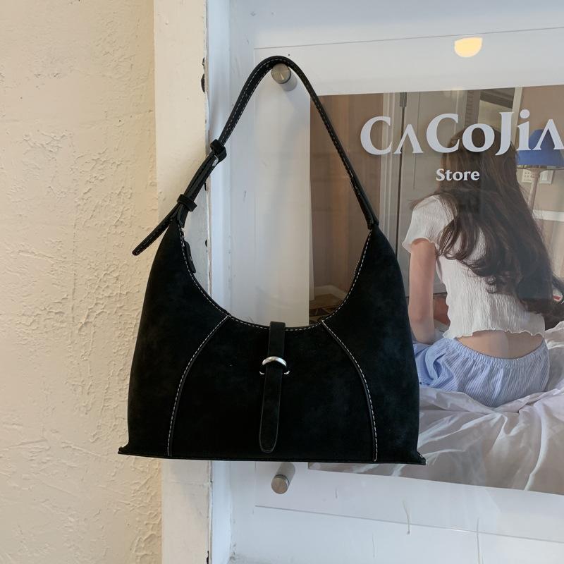 

Fashion niche underarm bag women s bag 2025 autumn new retro simple foreign style commuter bag large capacity messenger bag чёрный