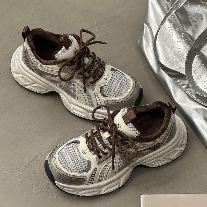 Casual sports shoes women's 2025 spring Internet celebrity popular dad shoes leather breathable thick sole heightening lightweight running shoes