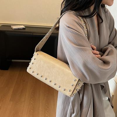 Sweet and Cool Spice Girl Style Small Bag Women's 2025 New Fashionable and Simple Underarm Bag Early Autumn Advanced Sense Rivet Small Square Bag