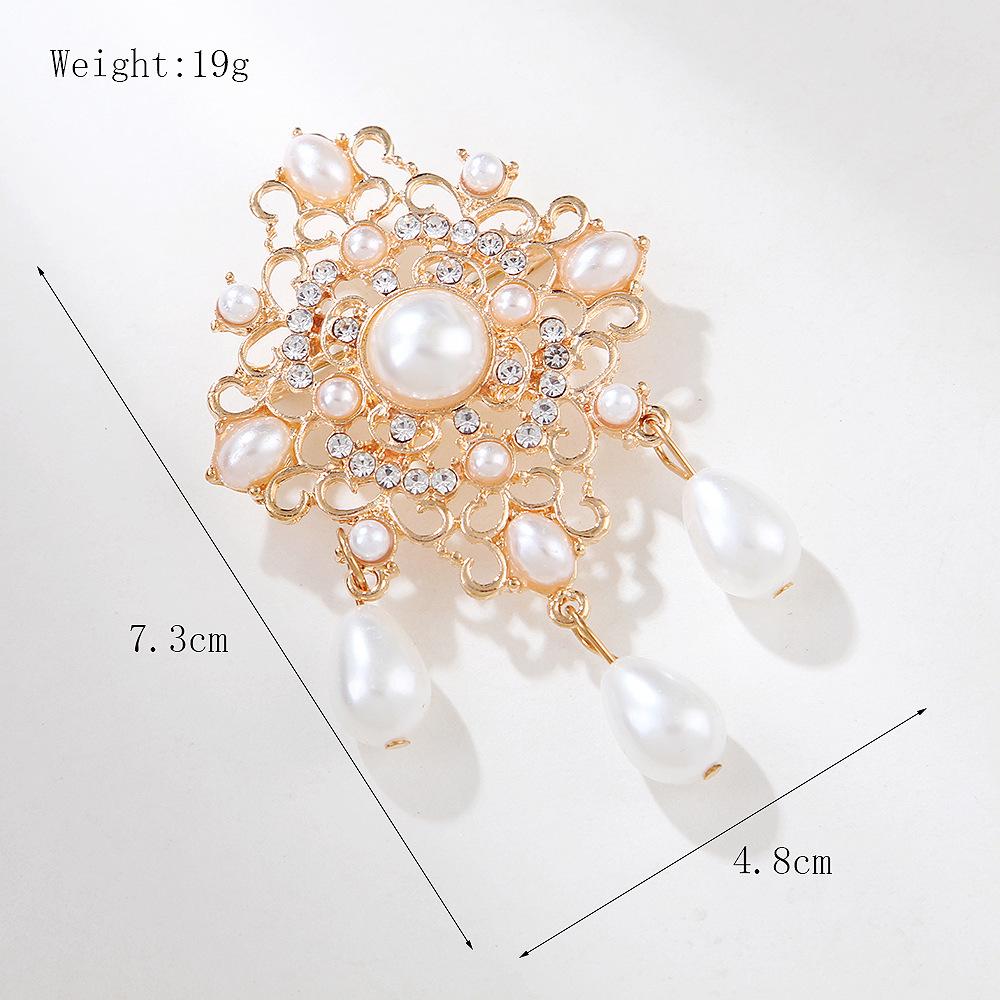 Fashion Court Retro Baroque Style Pearl Coat Brooch Anti-glossy Hundred with Pendant Accessories Long-Lasting Color Exquisite Hypoallergenic Brooch