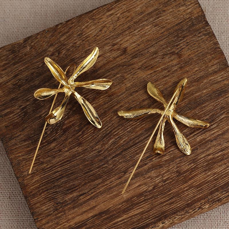 Modische Metall-Blumenohrringe in Goldfarbe für Damen, Trendige Lange Handgefertigte Persönlichkeits-Hängeohrringe
