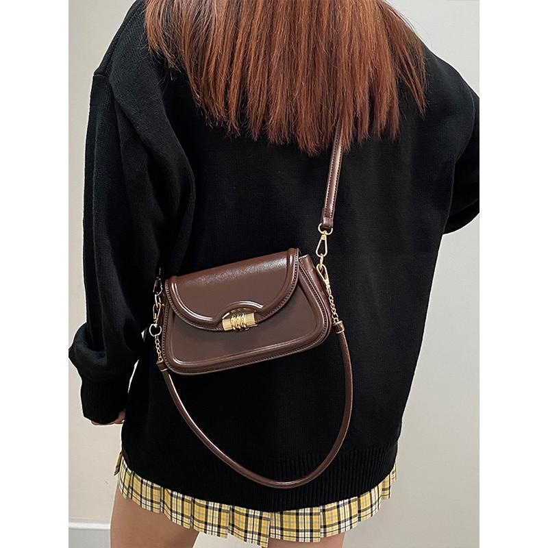 Ielgy Retro High-End Saddle Underarm Bag Shoulder Messenger Bag