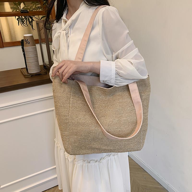 Large Capacity Straw Bag Women's Seaside Vacation Tote Bag for Commuting Shoulder Tote Bag