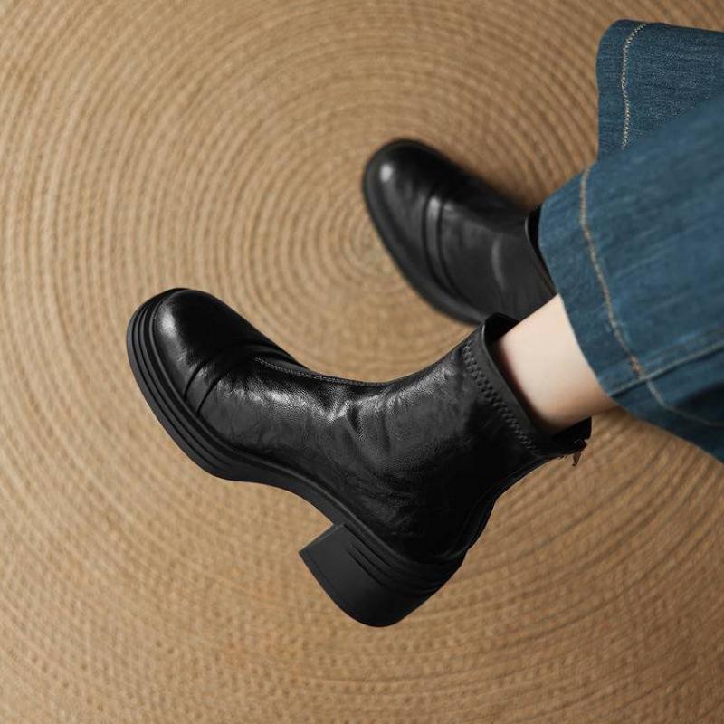 Autumn and Winter Round Head Solid Color Large Size Leather Boots Rear Zipper Middle Heel Round Head Comfortable Square Heel Thick Bottom Non-slip M