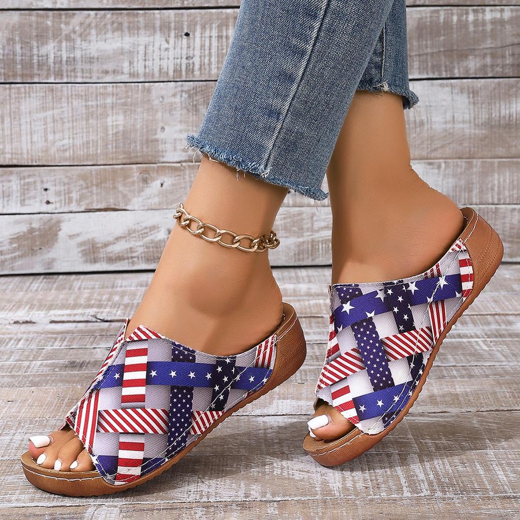 Fish mouth slippers women's summer color one word women's casual beach slippers European and American fashion sandals