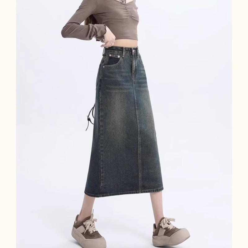 

Жіноча джинсова міді-спідниця з високою посадкою та розрізом - А-силует, приталений крій, що облягає стегна, для весни та осені 2025 XS: 68-78 lbs