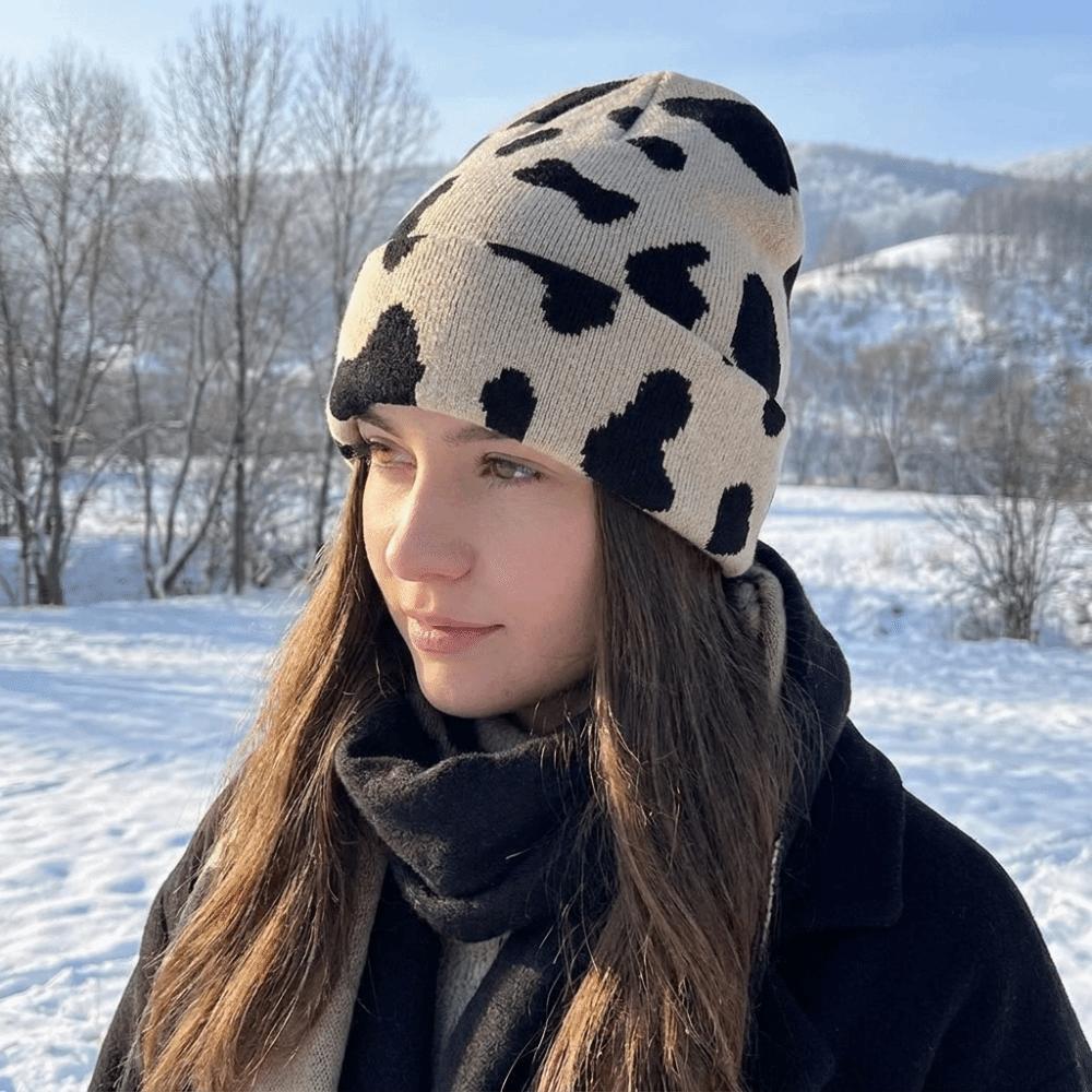 Keep Warm Pullover Hat Ear Protection Winter Beanie Hat Casual Cow Pattern Knitted Hat Skiing