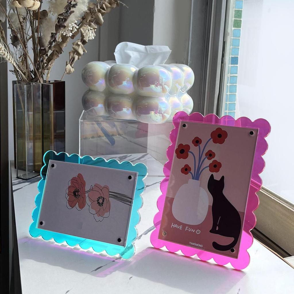 Bunter acrylfarbener Wellen-Magnet-Fotorahmen für den Tisch