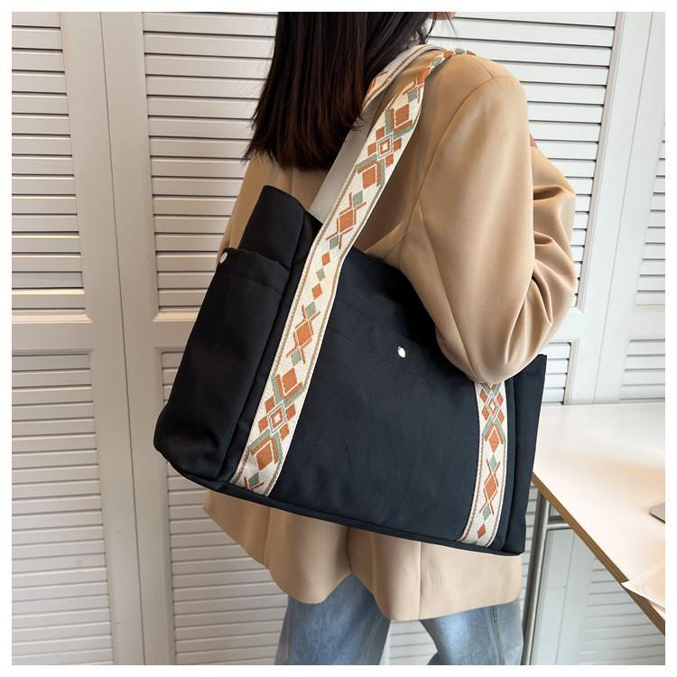 Large Capacity Tote Bag For Women 2024 New Trendy Street Style Canvas Shoulder Bag