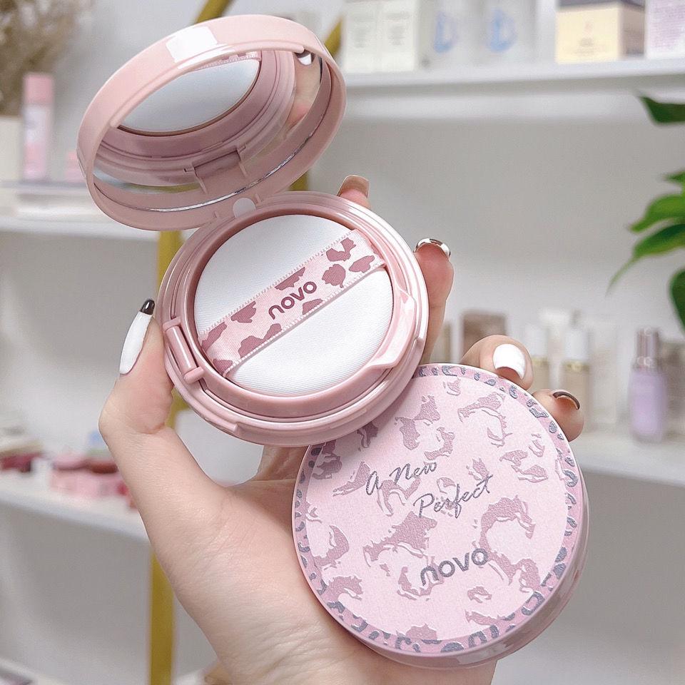 Crème coussin d'air légère à l'eau NOVO: Cache, hydrate, contrôle le sébum, résiste à l'eau, à la transpiration et dure longtemps, parfait pour les étudiants.