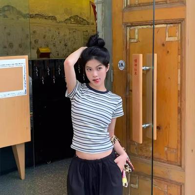 Retro Striped Front Shoulder Short-sleeved T-shirt for Women In Summer New Slim Fit Short Base Shirt Top