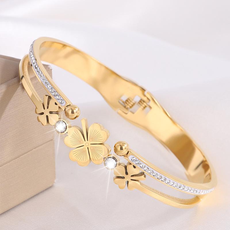 

Золотой браслет из нержавеющей стали с четырехлистным клевером для женщин, модный и изысканный браслет на удачу с пружинной застежкой, подарок