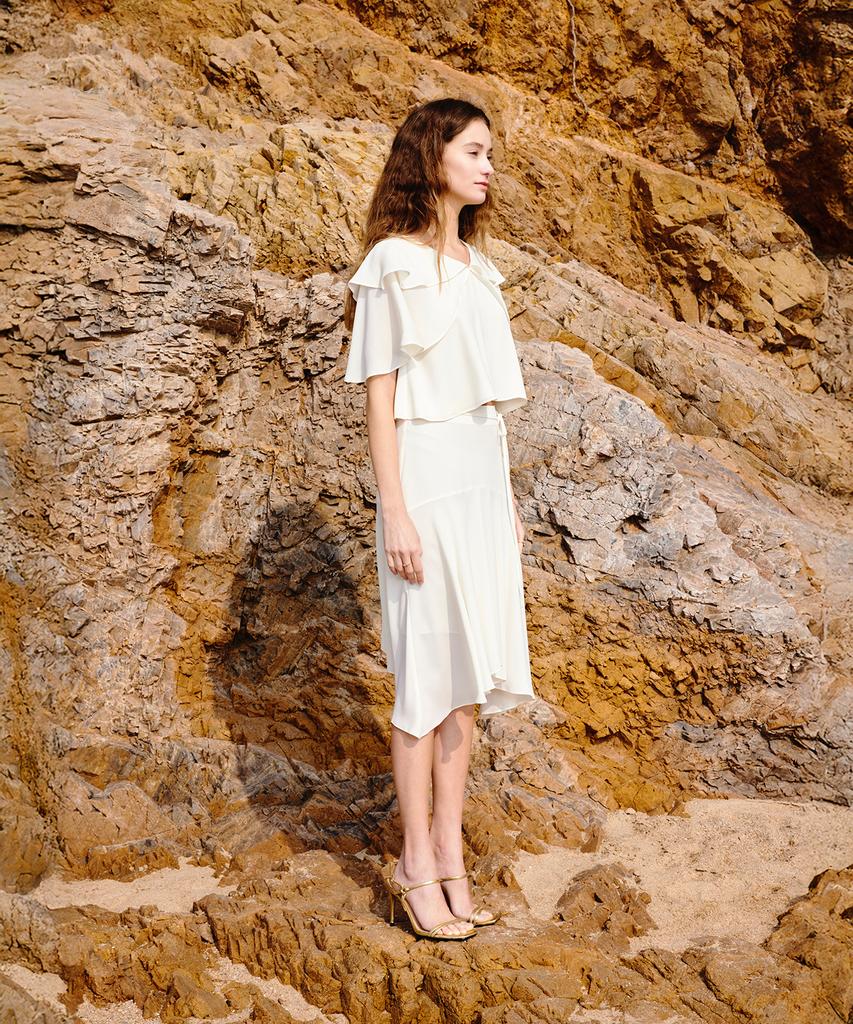 Aiseugadeuneiogongpal Crepe Knee Length Skirt_Ecru