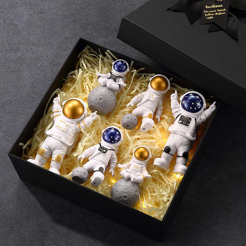 Small Resin Astronaut Figurine - Perfect for Home Decor, Valentine's, or Birthday Gift