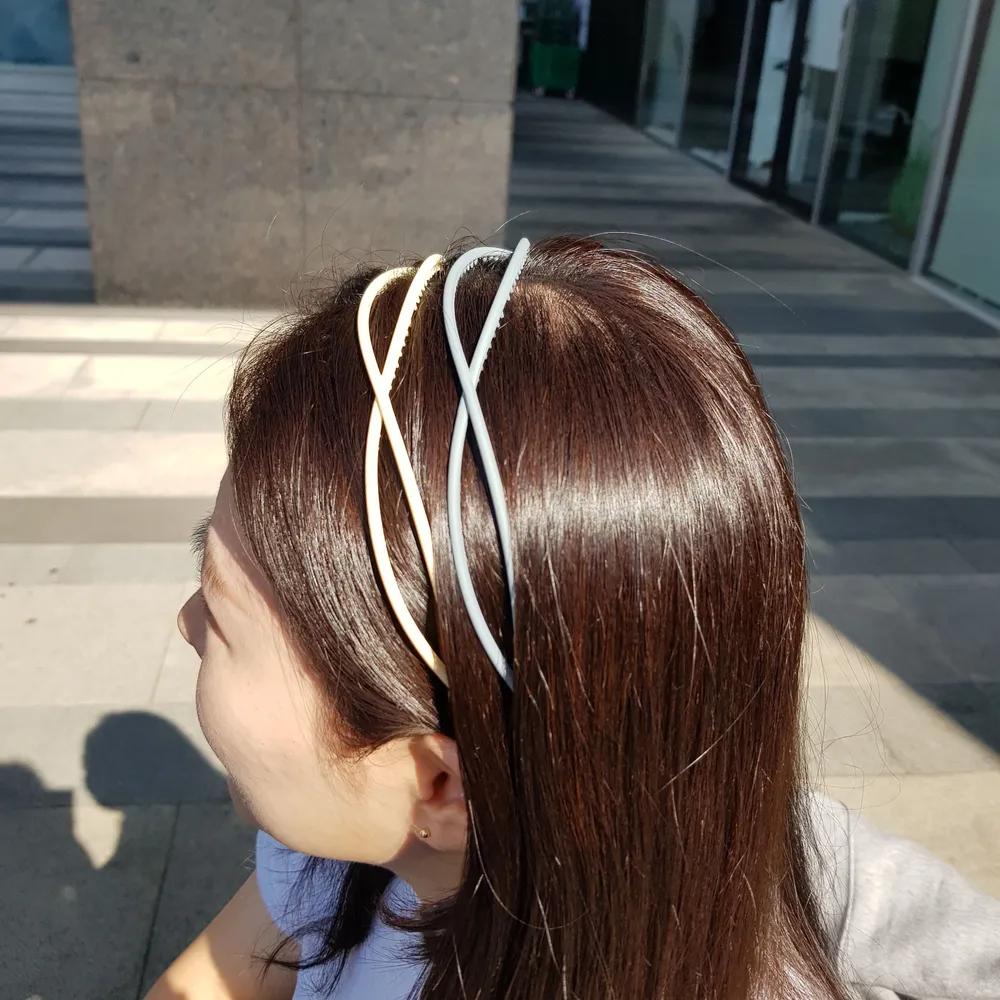 1 set of 5 matte wavy headbands 1. Light pastel