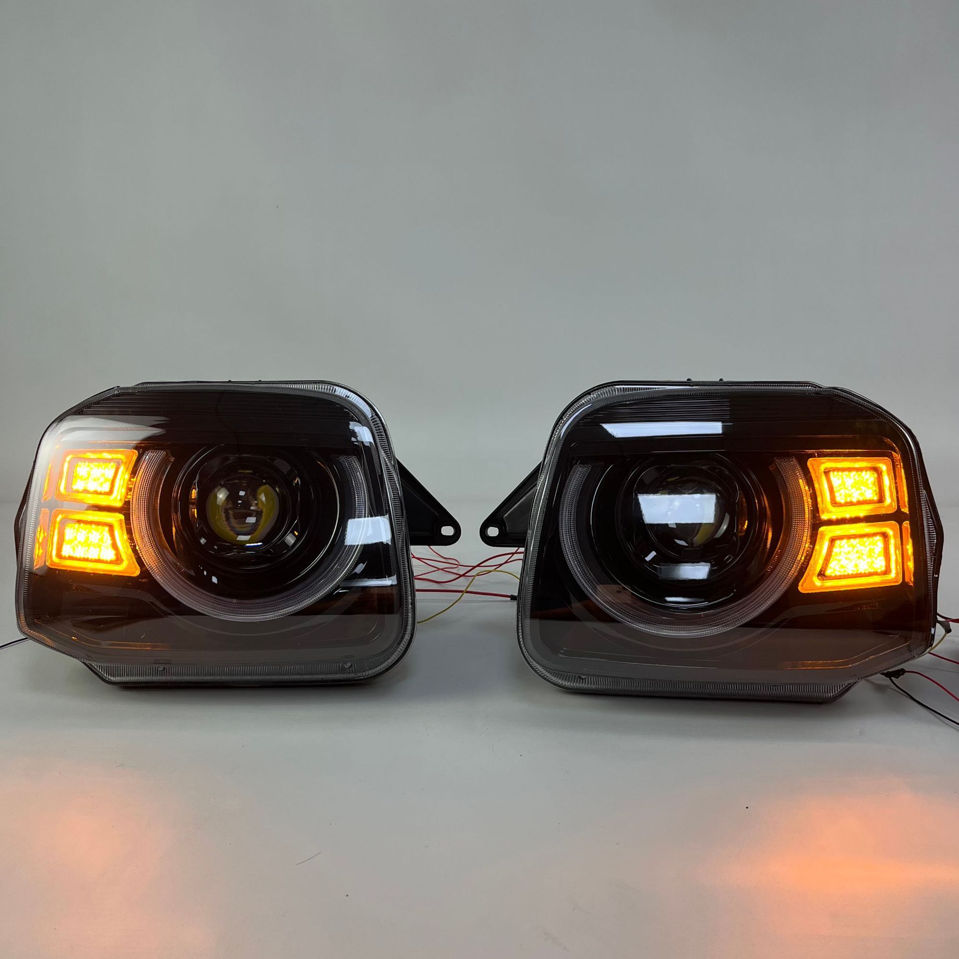 Suitable for 07-16 Suzuki Jimny headlight assembly front LED headlight with daytime running light turn signal серый