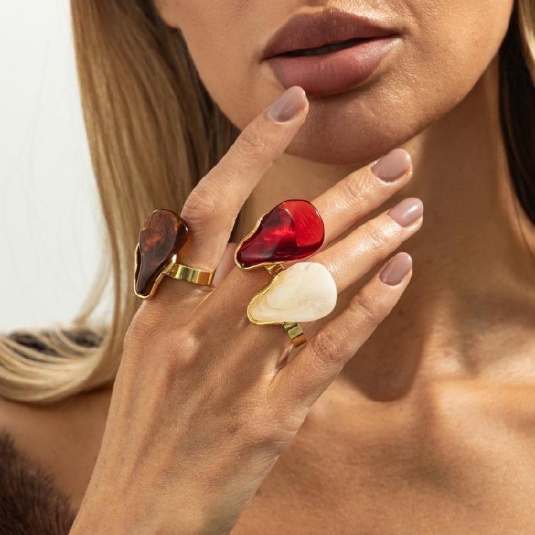 Retro Artistic Geometric Ring Irregular Shape Vintage Style Clear Resin Comfortable Fit for Long Wear Fashion