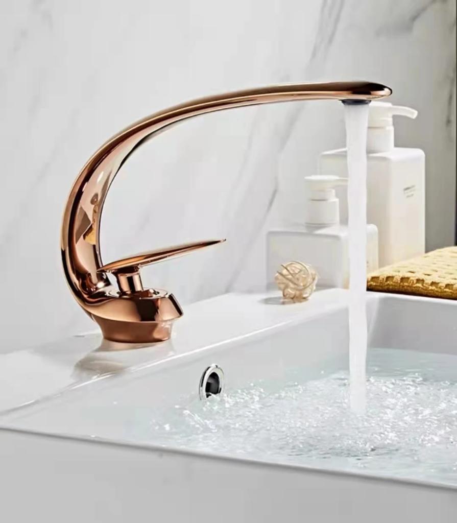 Creative Bathroom Sink Faucet Tap White Brass Wash Basin Faucets Single Handle Hot and Cold Waterfall Modern Elegant Mixer Tap