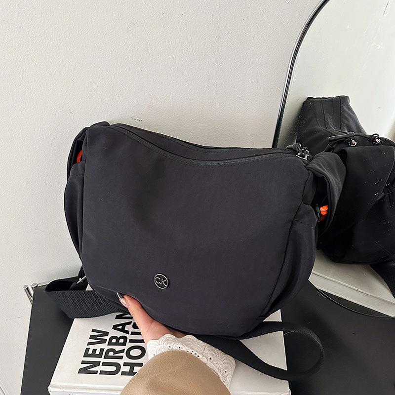 Large Capacity Messenger Bag Women'S Lightweight Shoulder Bag Simple Commuter Messenger Bag Sports Yoga Bag Cycling Carry-On Backpack