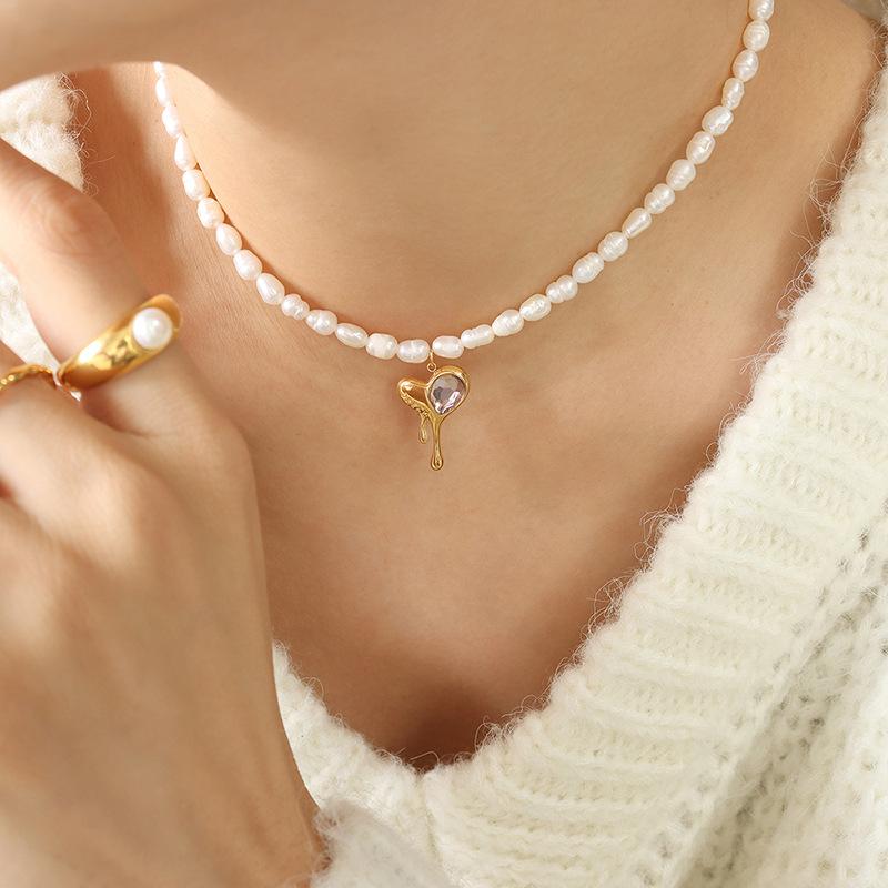 

Французский легкий роскошный элегантный индивидуальный пресноводный жемчужный ожерелье тренд расплавленная любовь инкрустированный циркон кулон с буквой ювелирные изделия