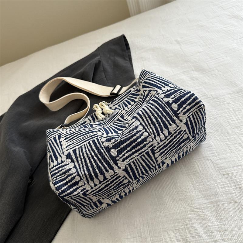 Stilvolle Canvas-Umhängetasche mit großer Kapazität für Damen in mehreren Farben, ideal für den täglichen Gebrauch