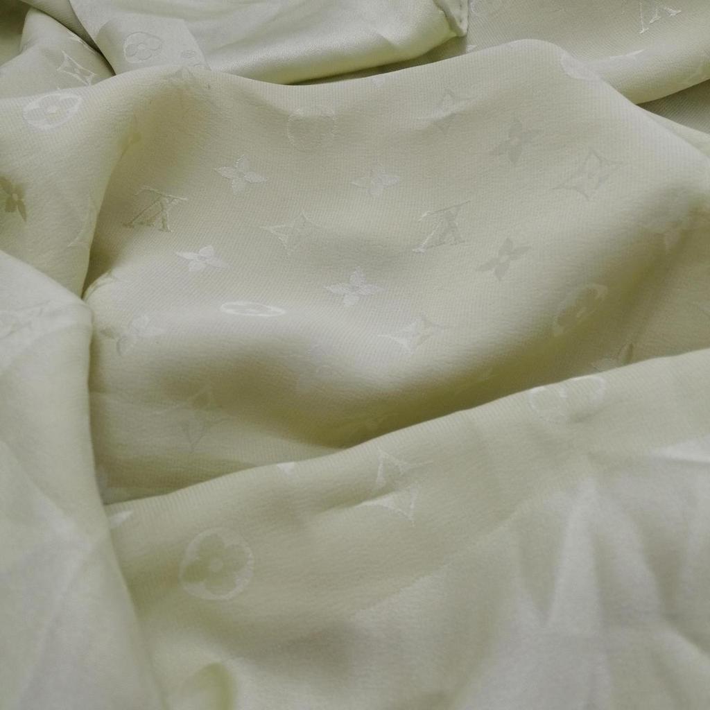 Used LOUIS VUITTON light green silk scarf