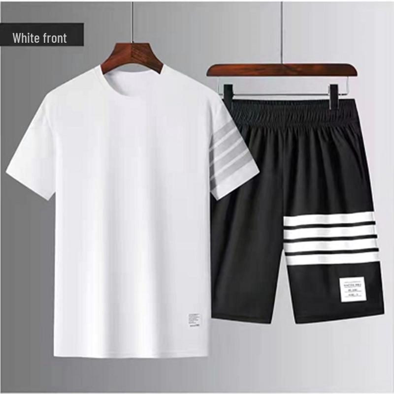 

Мужская летняя футболка свободного кроя с круглым вырезом и принтом в виде четырех полосок S белый