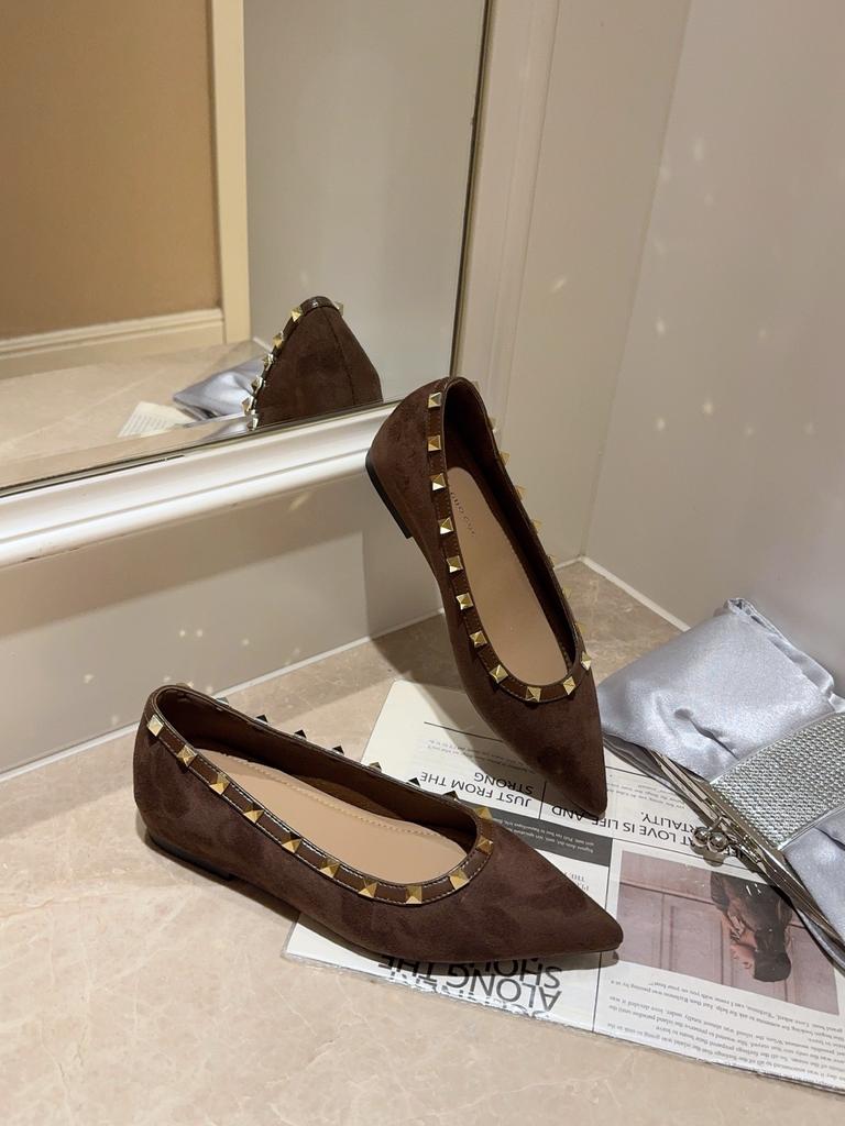 Star with the Same French Temperament Pointed Single Shoes Women Shallow Mouth Women Rivet Patent Leather Night Breeze Gentle Soft Bottom Flat Bottom