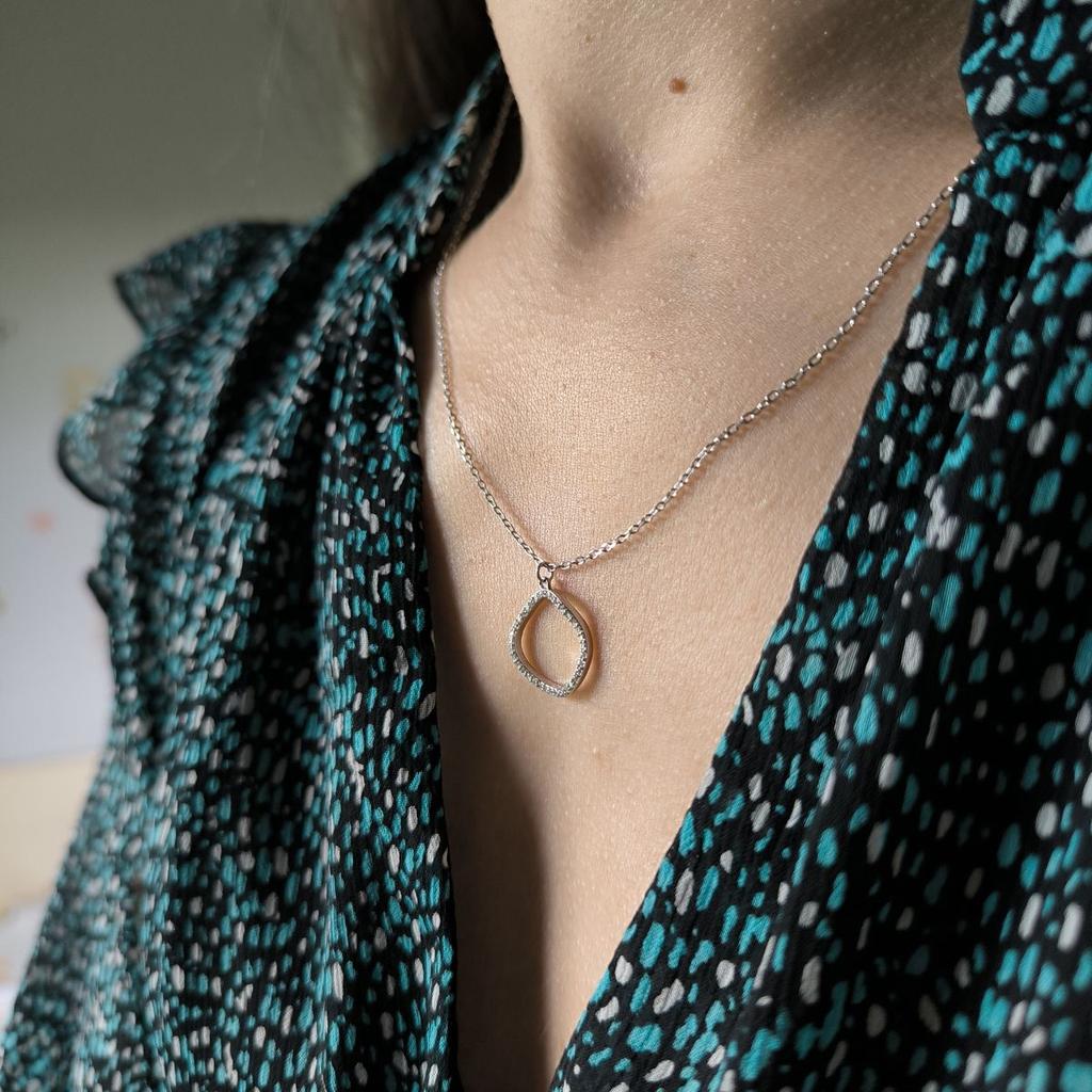 Silver Necklace with Cubic Zirconia, Item Weight 2.1 G (2186984)