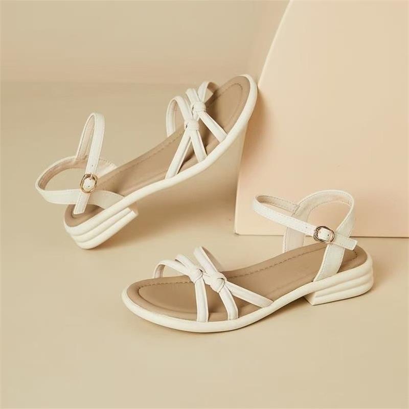 

French soft sole is not tired of feet, with sandals for women to wear outside 2025 summer new fashion fairy style flat bottom sandals 35