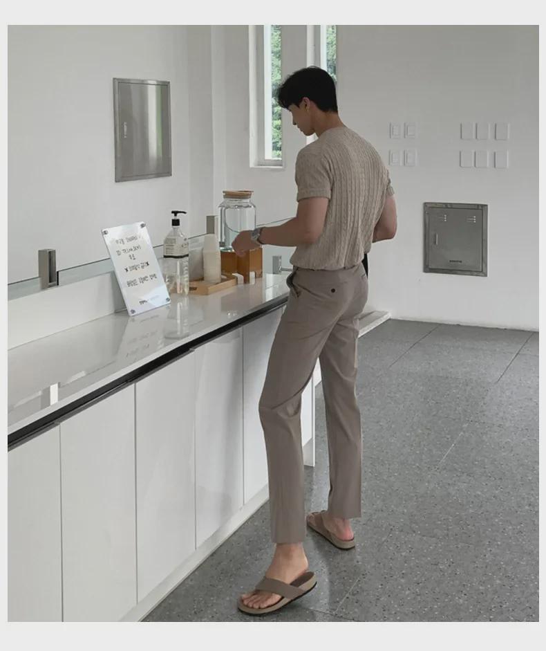 Men's Slim Fit Short Sleeve Knit Sweater - Solid Color, Round Neck, Vertical Stripes, Trendy and Versatile.